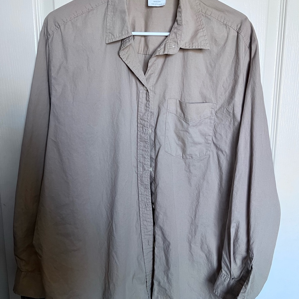 GAP Button-Down Shirt in Beige/Taupe